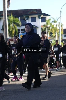 Runner Photo 1683746