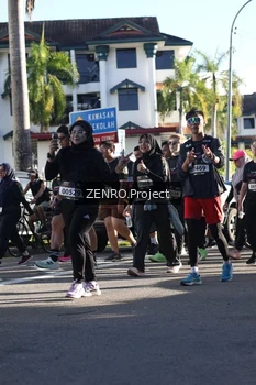 Runner Photo 1683750