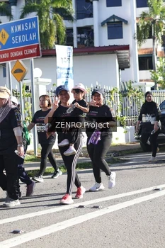 Runner Photo 1683751