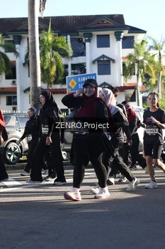 Runner Photo 1683758