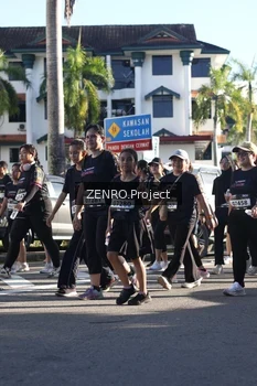 Runner Photo 1683768