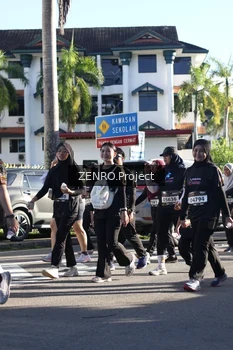 Runner Photo 1683771