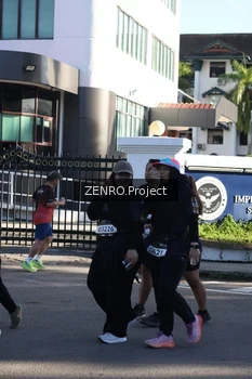 Runner Photo 1683784