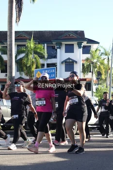 Runner Photo 1683841