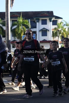 Runner Photo 1683871