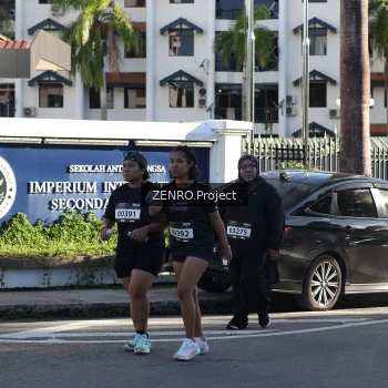 Runner Photo 1683875
