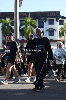 Runner Photo 1683881