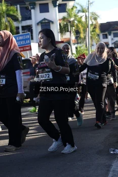 Runner Photo 1683896