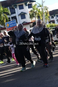 Runner Photo 1683898