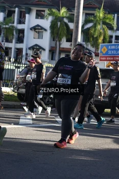 Runner Photo 1683959