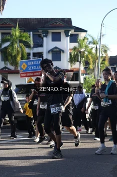 Runner Photo 1684071