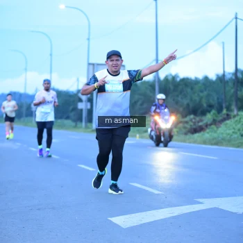 Runner Photo 1684306