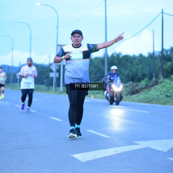 Runner Photo 1684307