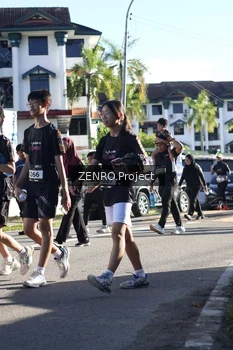Runner Photo 1684419