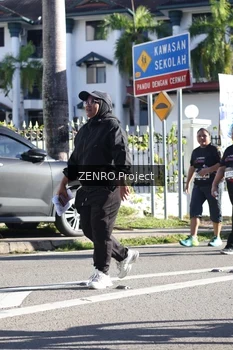 Runner Photo 1684636