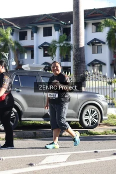 Runner Photo 1684645