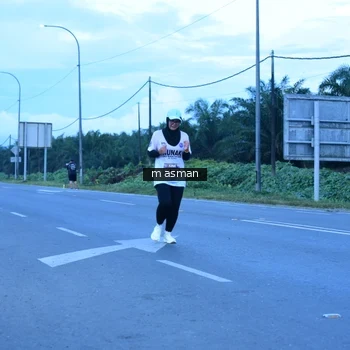 Runner Photo 1684680