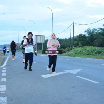Runner Photo 1684708