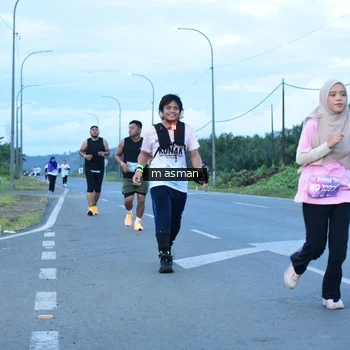 Runner Photo 1684712