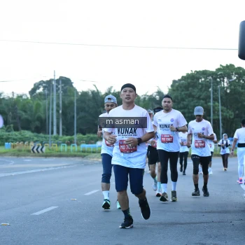 Runner Photo 1684746