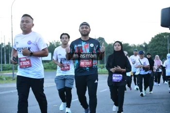 Runner Photo 1684782