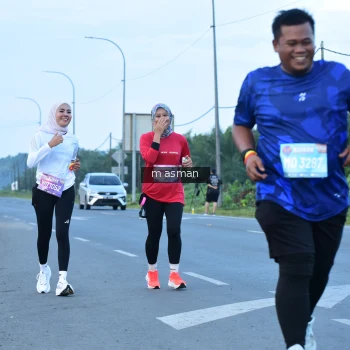 Runner Photo 1684999
