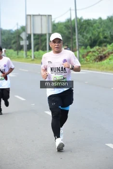 Runner Photo 1685703