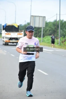Runner Photo 1685712