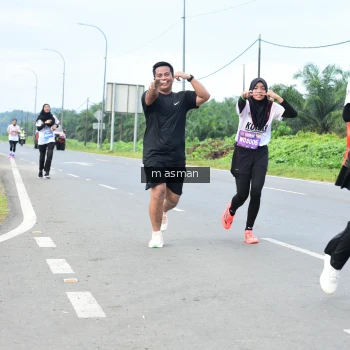 Runner Photo 1685753