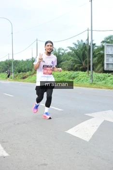 Runner Photo 1685758