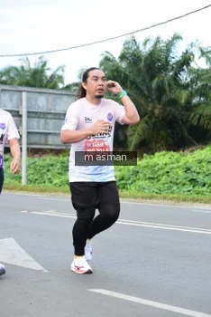 Runner Photo 1685786