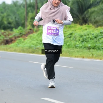 Runner Photo 1685893