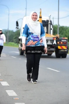 Runner Photo 1685975