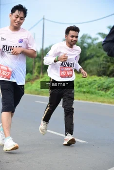 Runner Photo 1686186