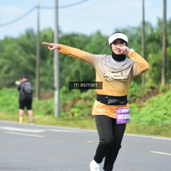 Runner Photo 1686336