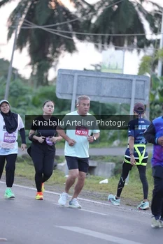 Runner Photo 1687000