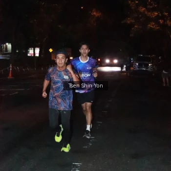 Runner Photo 1700077