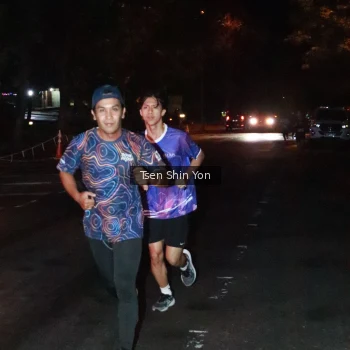 Runner Photo 1700079