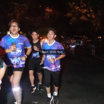 Runner Photo 1700092