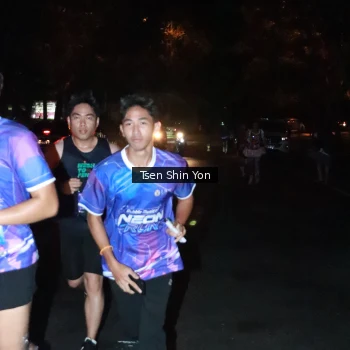 Runner Photo 1700093
