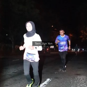 Runner Photo 1700113