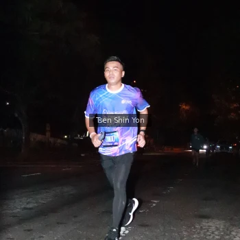 Runner Photo 1700118