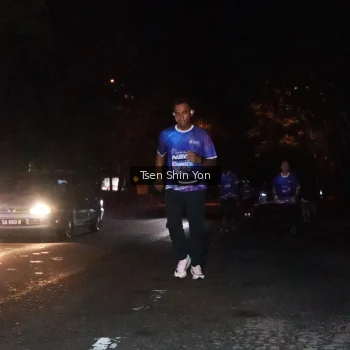 Runner Photo 1700129