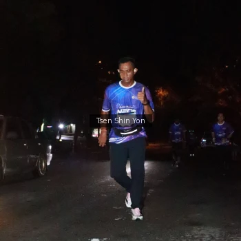 Runner Photo 1700130