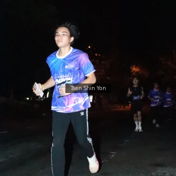 Runner Photo 1700138