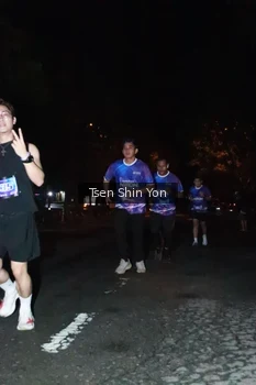 Runner Photo 1700140