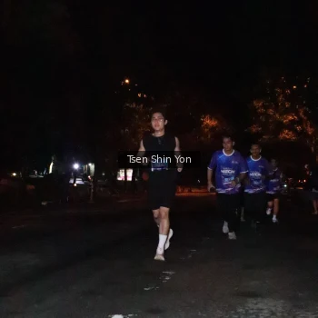 Runner Photo 1700142