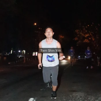 Runner Photo 1700155