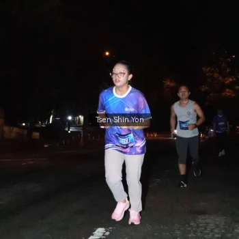 Runner Photo 1700156