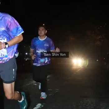 Runner Photo 1700160